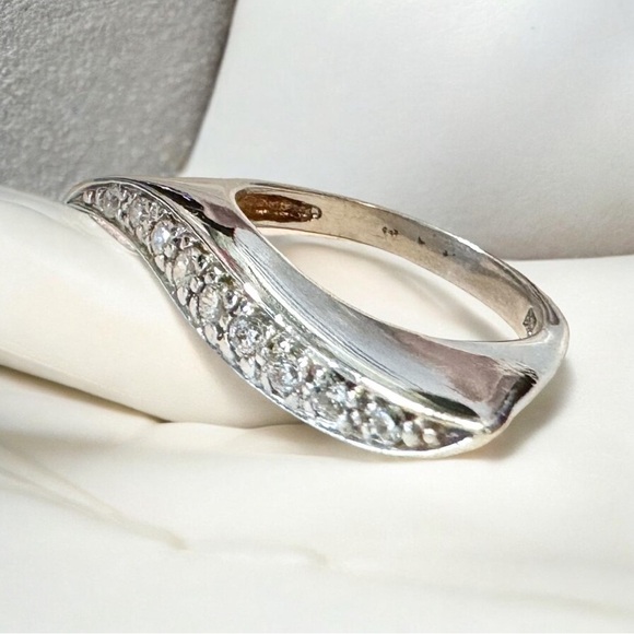 VTG | Rhinestone Sterling Silver Ring (6.75) - Picture 1 of 8